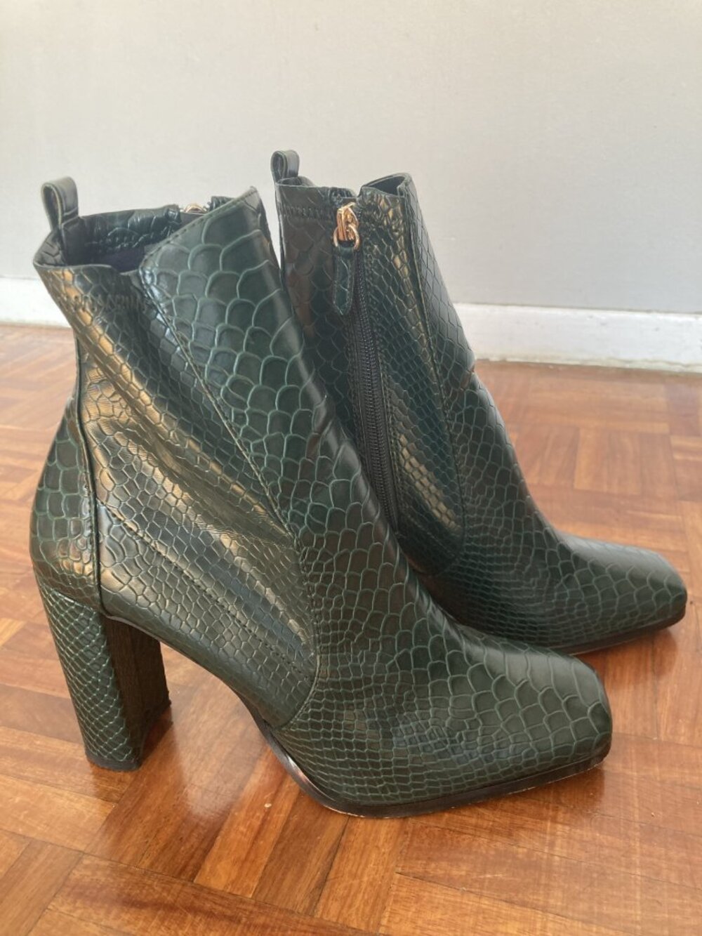 Aldo Aurla Green Snakeskin Faux Leather Booties (Women's size 9)